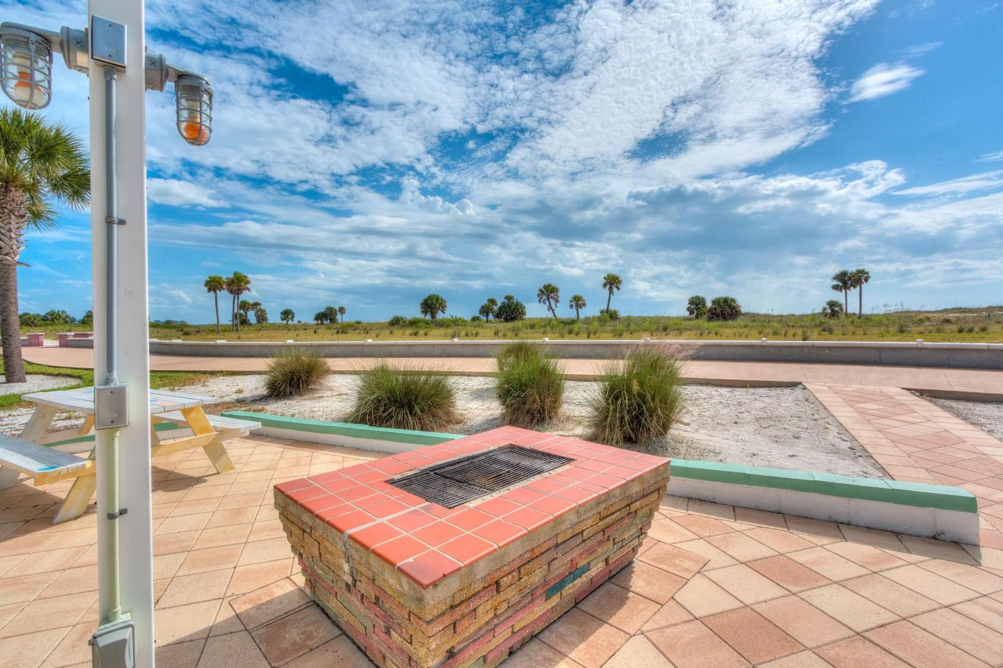 Tropic Terrace #41 - Beachfront Resort St. Pete Beach Zewnętrze zdjęcie